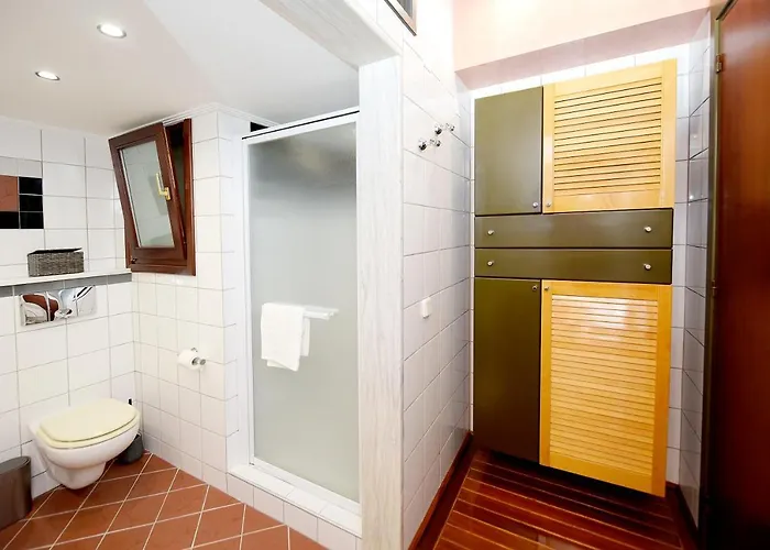 Martha's Daire Rhodes City